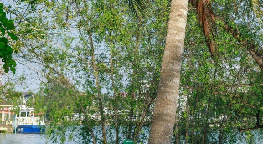 Sleepbox Hostel Suratthani Surat Thani Exterior photo