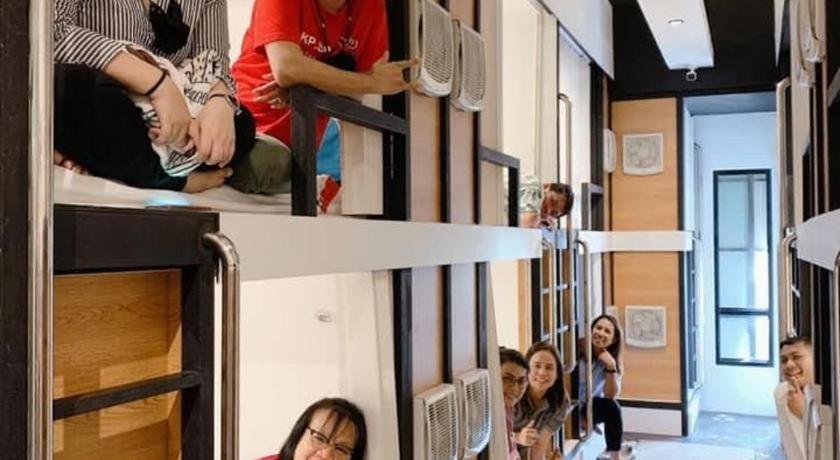 Sleepbox Hostel Suratthani Surat Thani Exterior photo